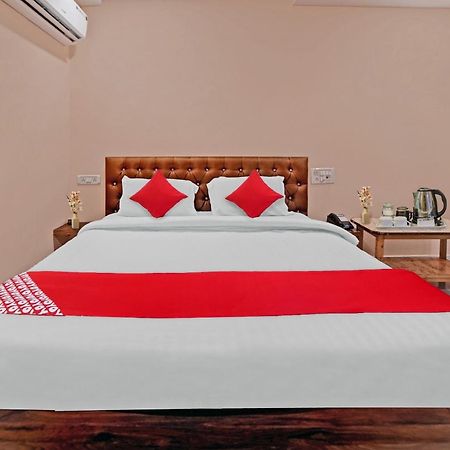 Hotel O Sandeep Rāipur Екстериор снимка