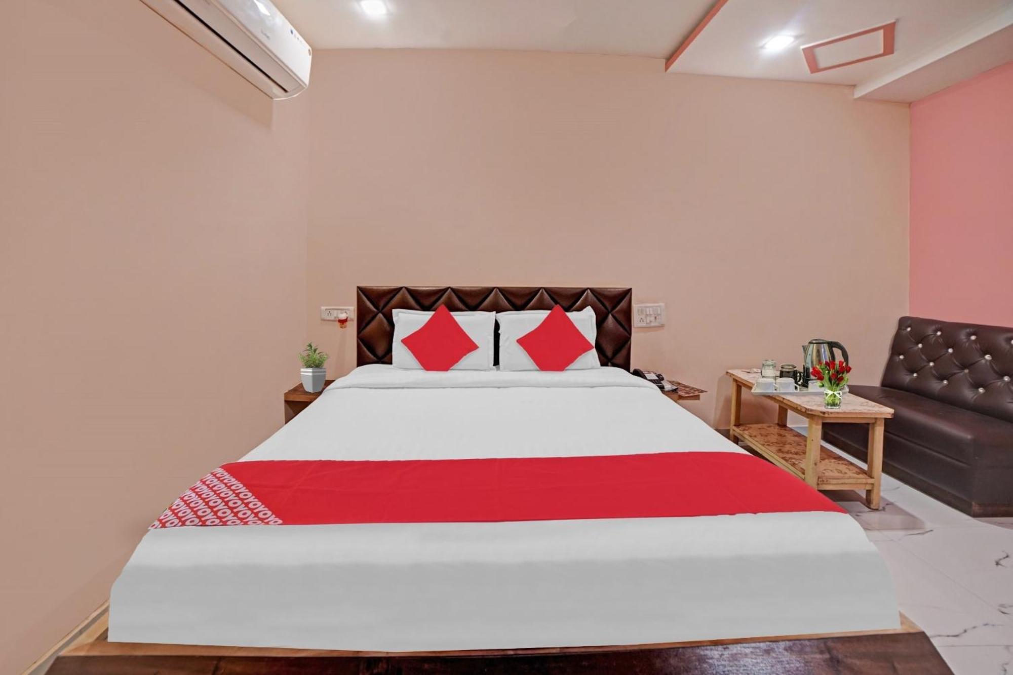 Hotel O Sandeep Rāipur Екстериор снимка
