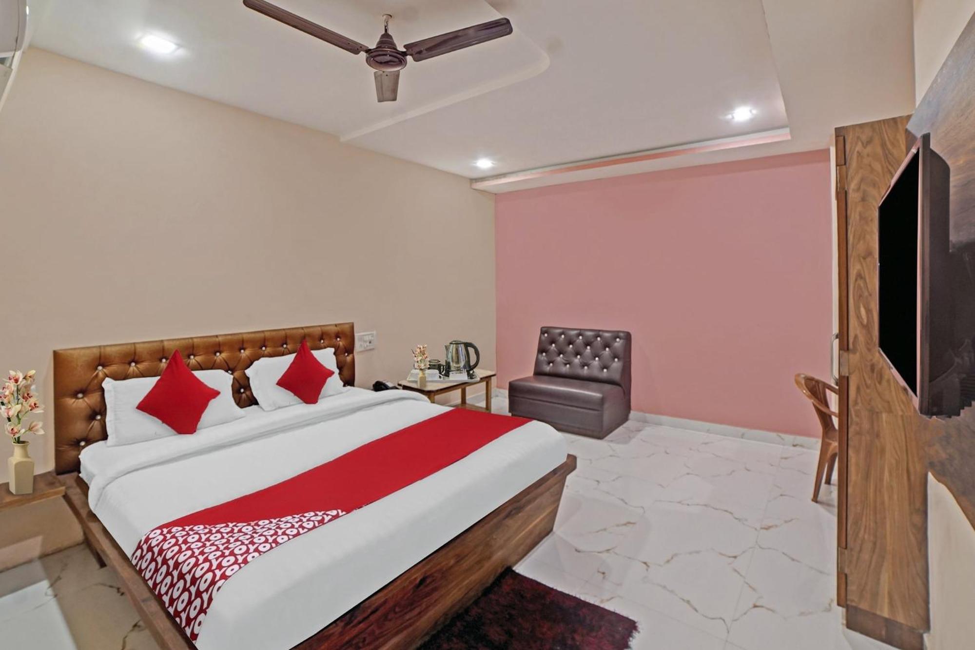 Hotel O Sandeep Rāipur Екстериор снимка